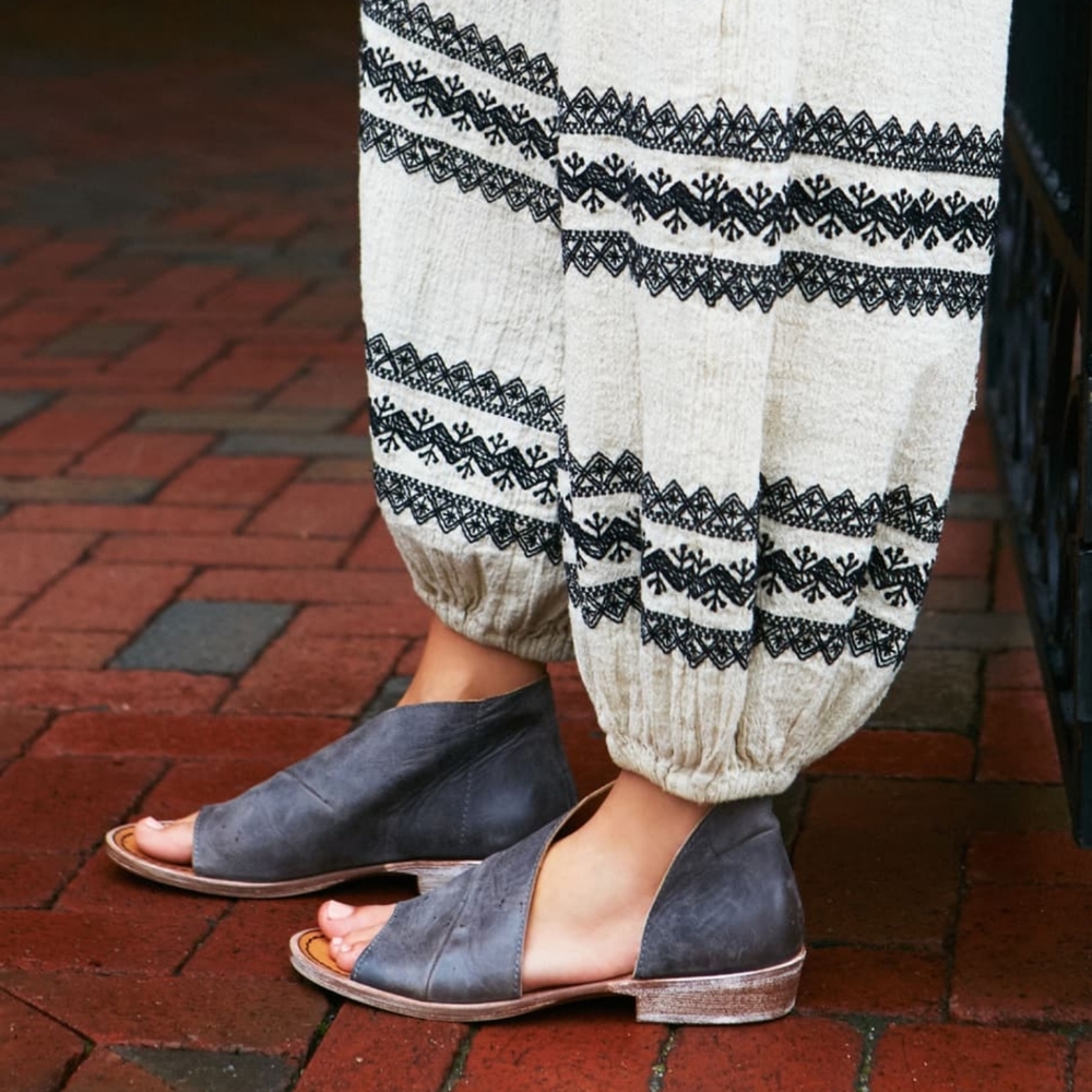 Free People Mont Blanc Assymetrical Sandals NEW 6